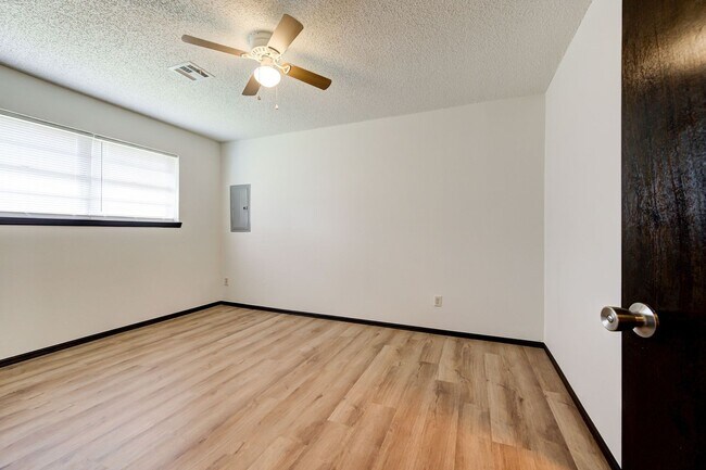 Building Photo - 924 SW 97th St