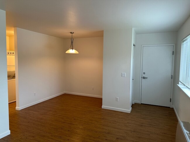 Building Photo - 3479 Landings St