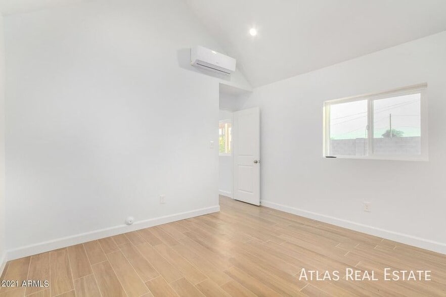 Building Photo - 444 S Delaware St
