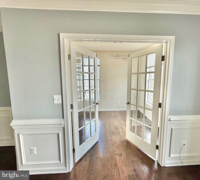 Building Photo - 23479 Buckland Farm Terrace