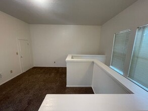 Building Photo - 214 A St