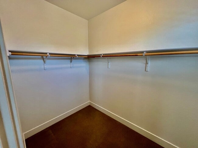 Building Photo - Application Pending! Lovely 4 bedroom 2.5 ...