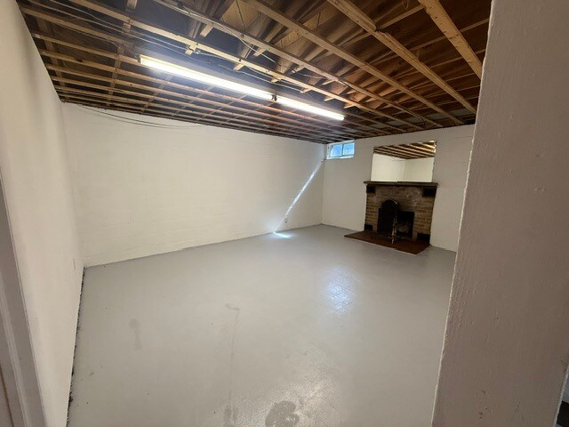 Fireplace is NON-working - 902 Coolidge Ave