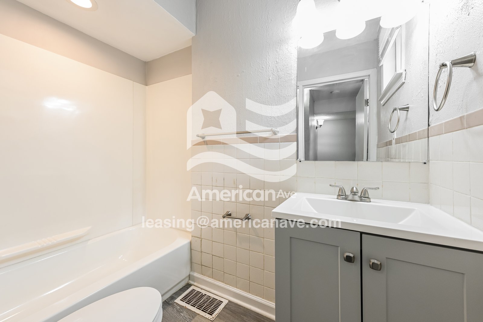 Building Photo - 1346 Beverly Rd