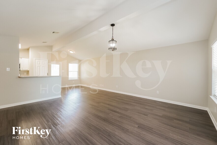 Building Photo - 7111 Lilac Manor Ln