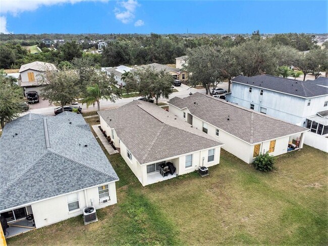 Building Photo - 7833 Carriage Pointe Dr