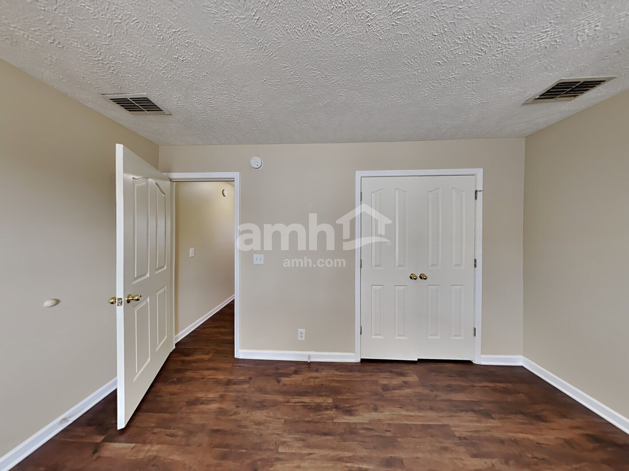 Building Photo - 2825 Islington Dr