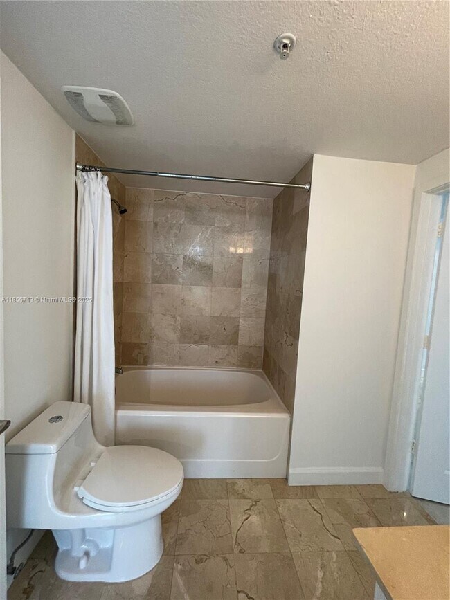 Building Photo - 170 SE 14th St