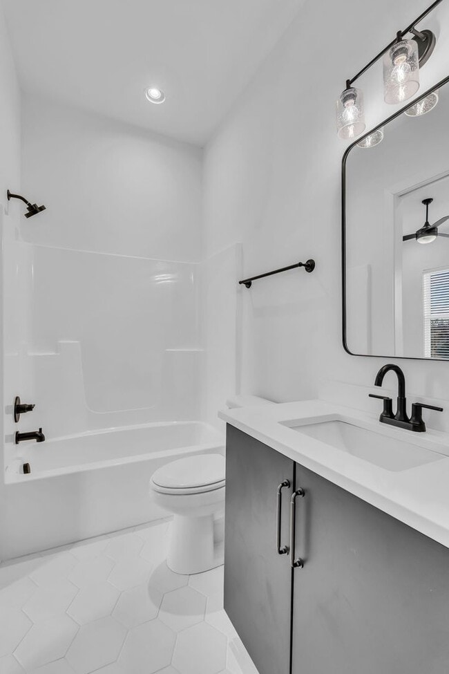 Building Photo - New build in West Nashville!