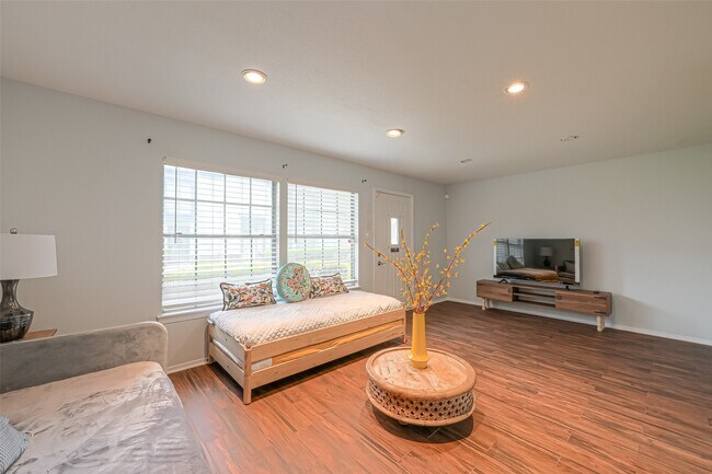 Building Photo - 10188 Beekman Pl Dr