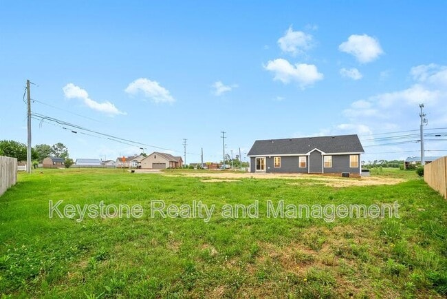 Building Photo - 3800 Roscommon Way