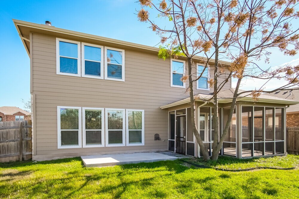 Building Photo - 121 Castle Dr