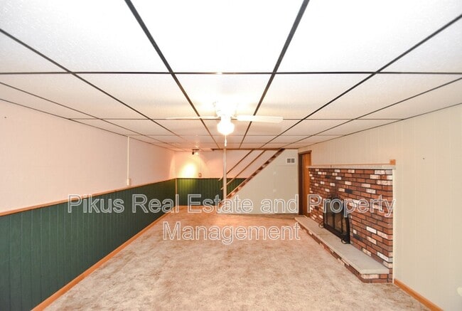 Building Photo - 1932 Otterbin St