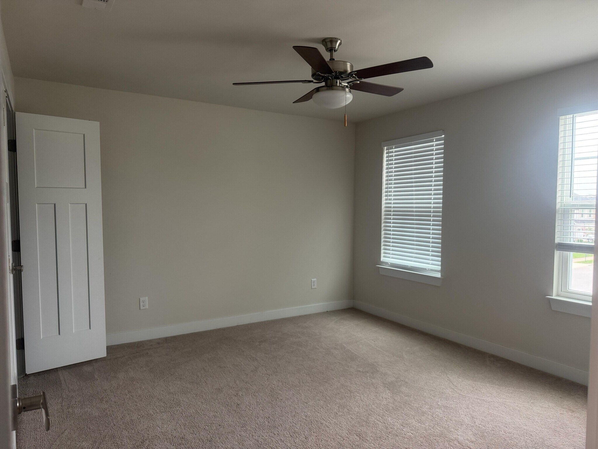 Building Photo - 300 Finnegan Ct