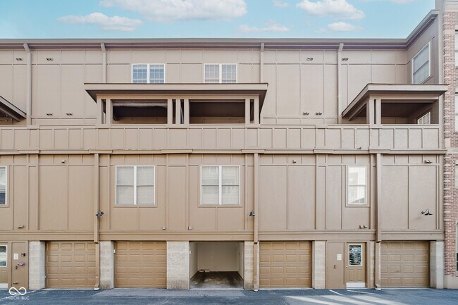 Building Photo - 420 E Ohio St