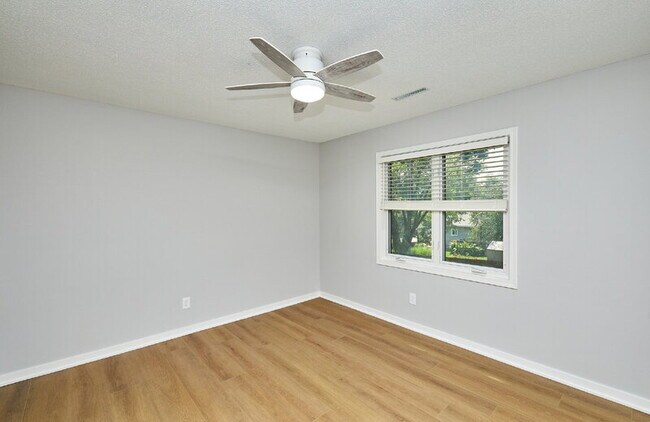 Building Photo - 5220 Boulder Dr