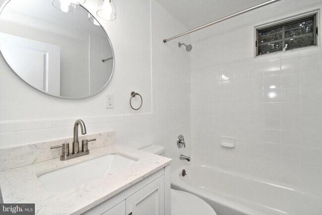 Building Photo - 201 Montgomery Ave