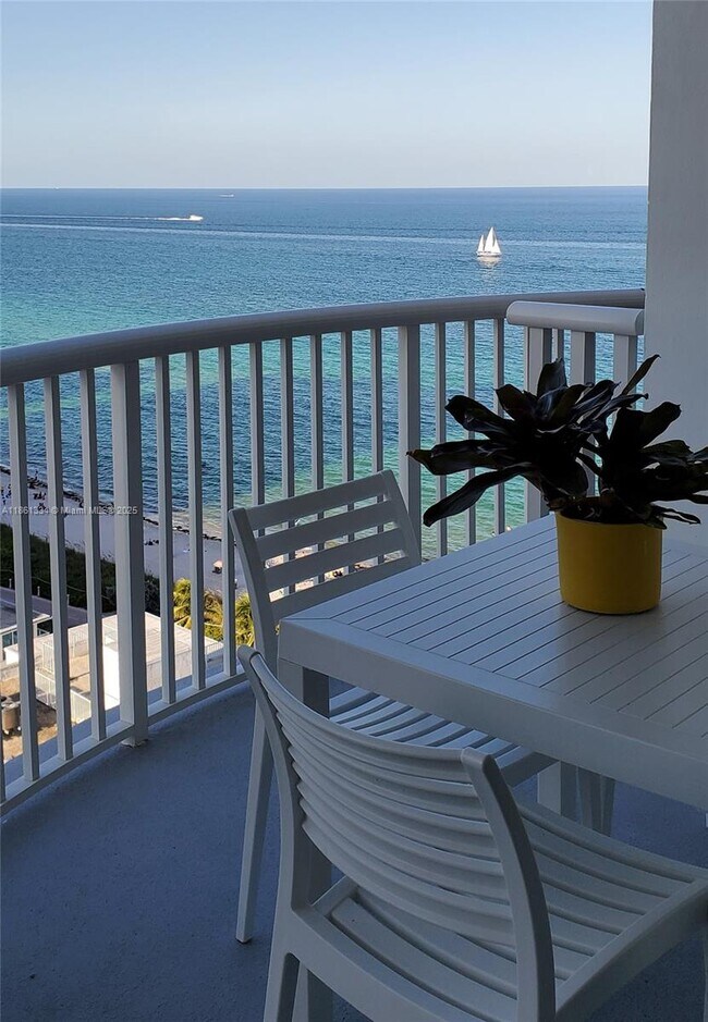 Building Photo - 5401 Collins Ave