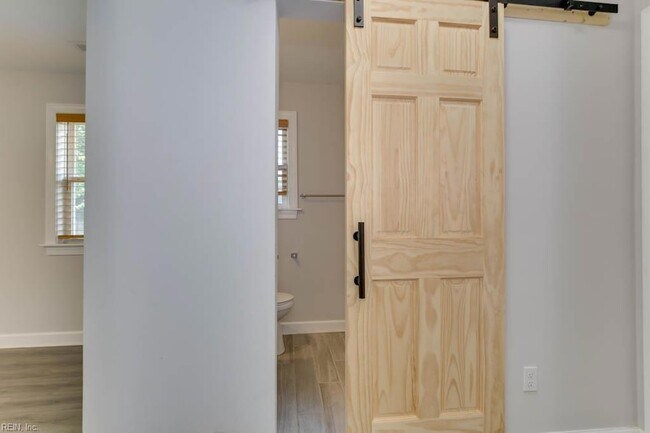 Building Photo - 1405 Baychester Ave