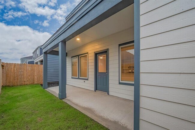 Building Photo - 3017 La Rambla Dr