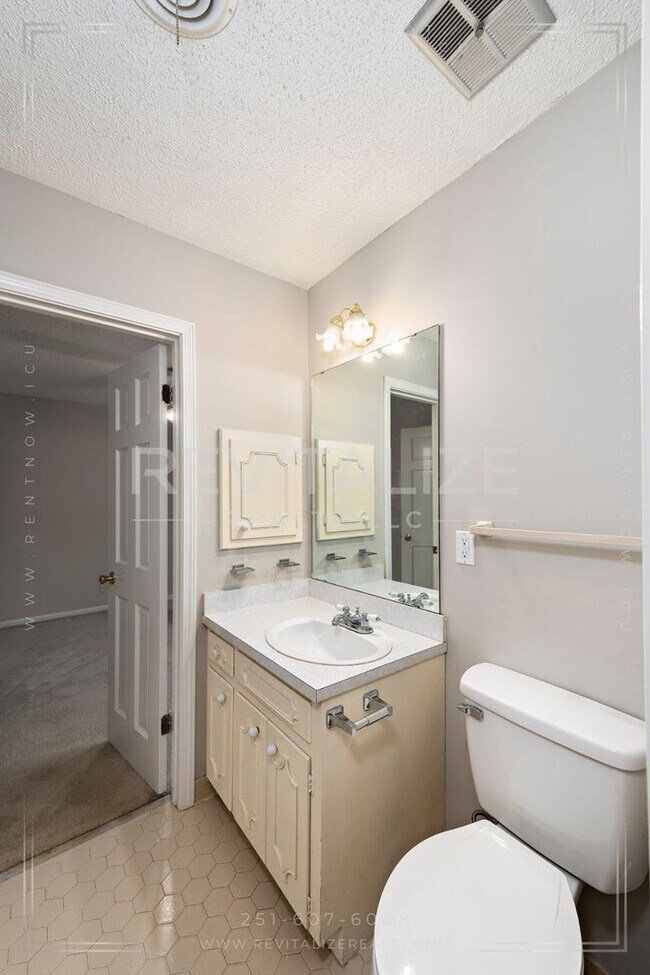 Building Photo - 962 Lansdale Ct