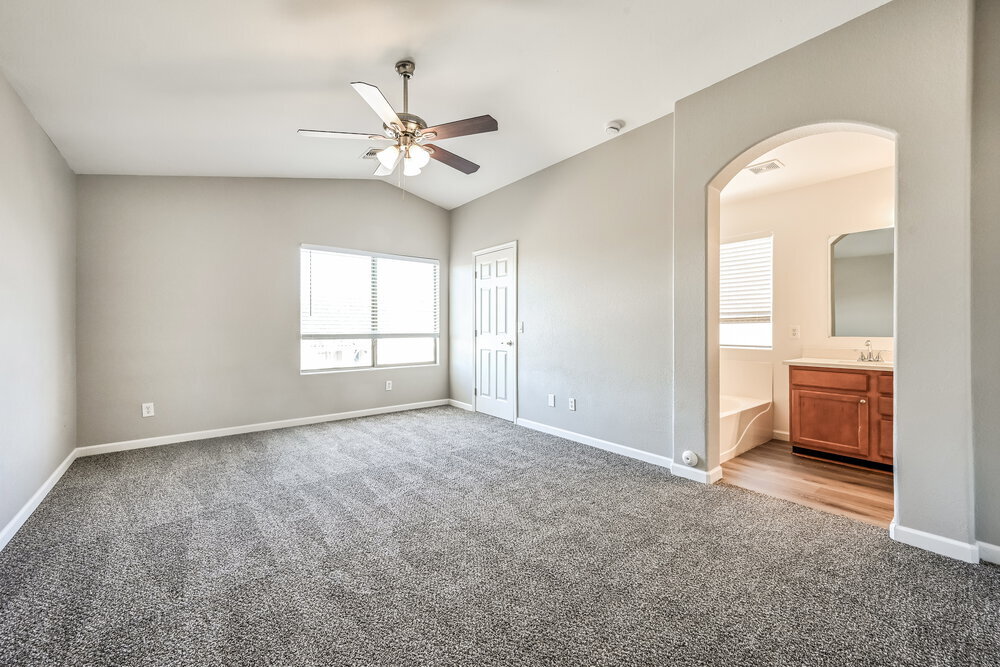 Building Photo - 2531 W White Feather Ln