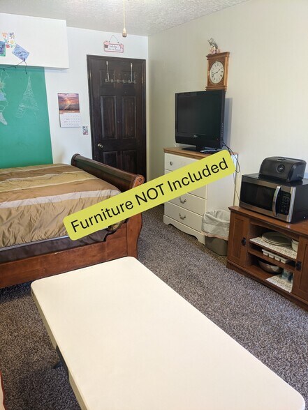 Building Photo - 4539 S 1800 W