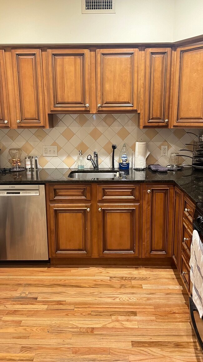 Building Photo - 26 Wachusett St