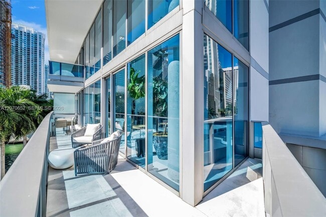 Building Photo - 200 Biscayne Blvd Way