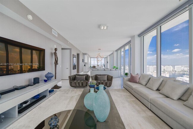 Building Photo - 16901 Collins Ave