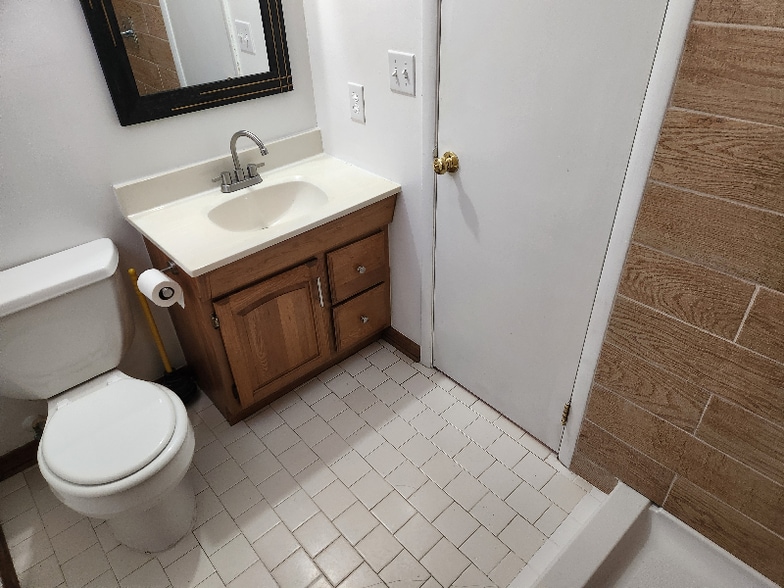 Building Photo - 301 Hidden Glen Way