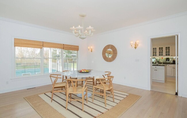 Building Photo - 15 S Hill St