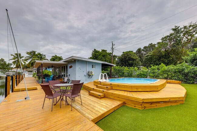 Building Photo - 205 Pirates Dr