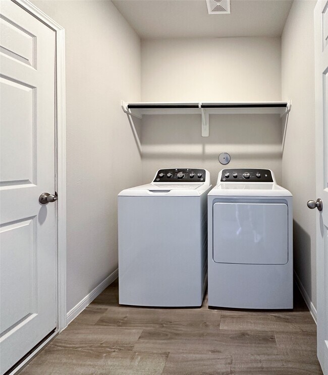 Building Photo - 27079 Badger Way