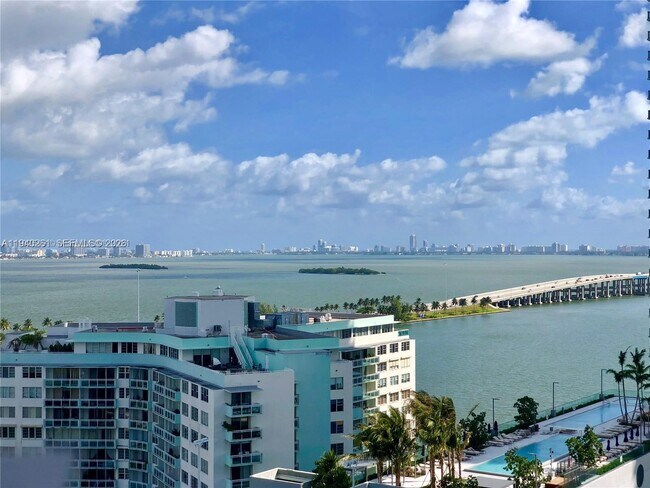 Building Photo - 501 NE 31st St