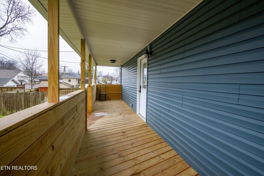 Building Photo - 224 E Quincy Ave