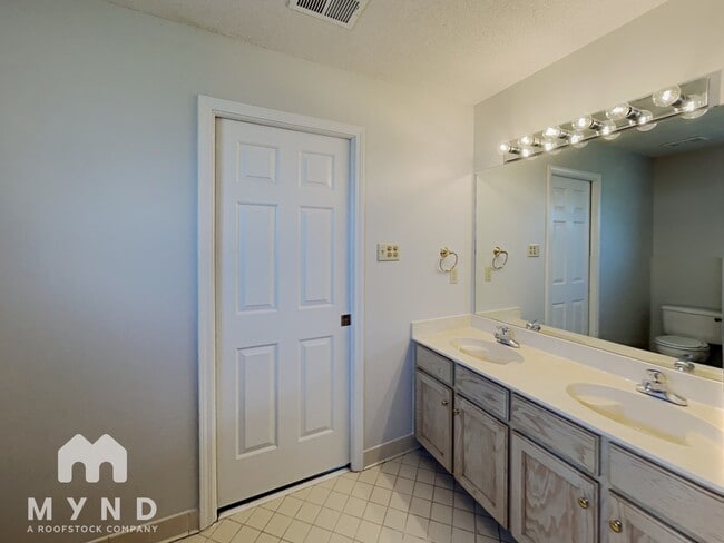 Building Photo - 7709 Shadow Fork Ln