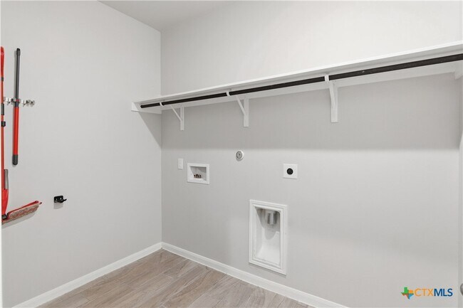 Building Photo - 3809 Donald Dr