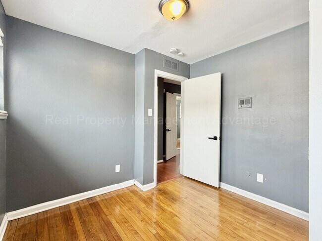 Building Photo - Beautiful Mid-Century 3 Bedroom Steps from Detroit Golf Club!