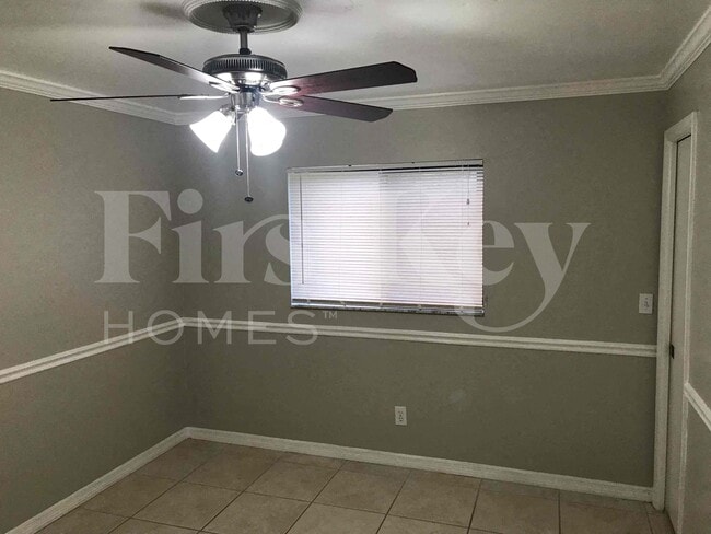 Building Photo - 241 SW 32nd Terrace