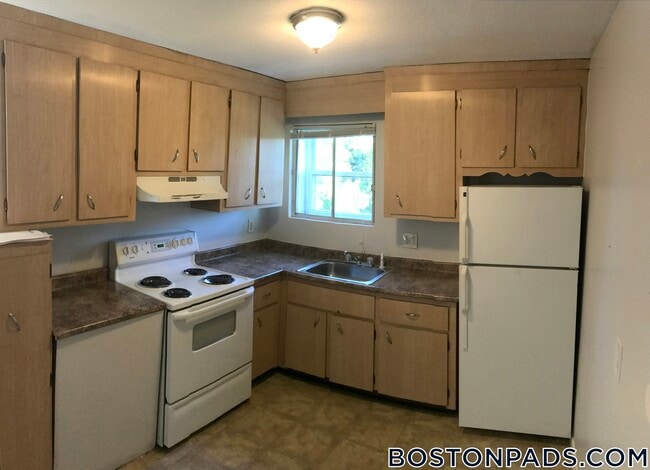 Building Photo - 5 Waldemar Ave