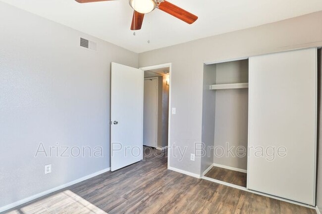 Building Photo - 6132 E Greenway St