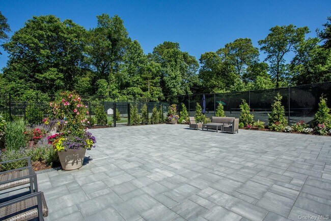 Building Photo - 91 Duck Pond Dr
