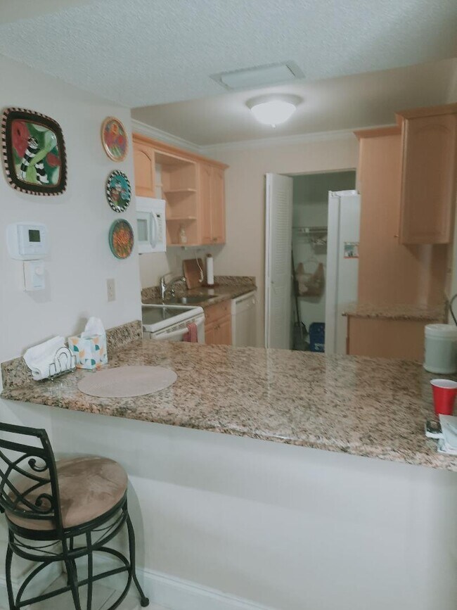 Building Photo - 15461 Lakes of Delray Blvd