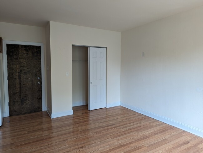 Building Photo - 2600 N Kimball Ave