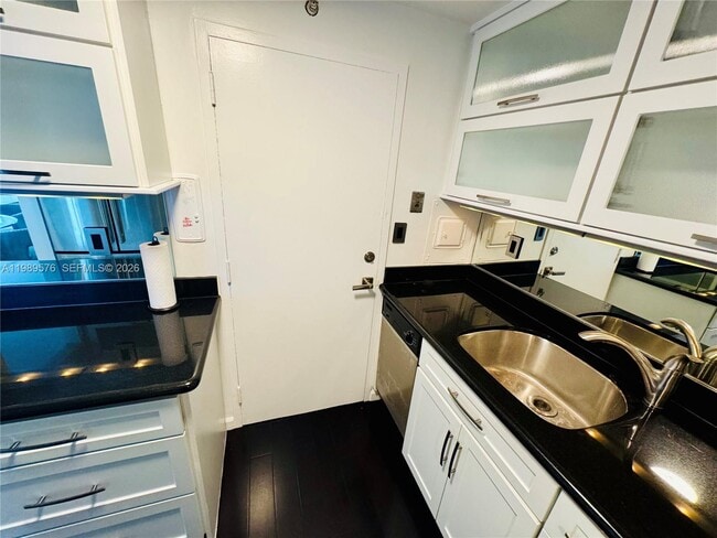 Building Photo - 3301 NE 5th Ave