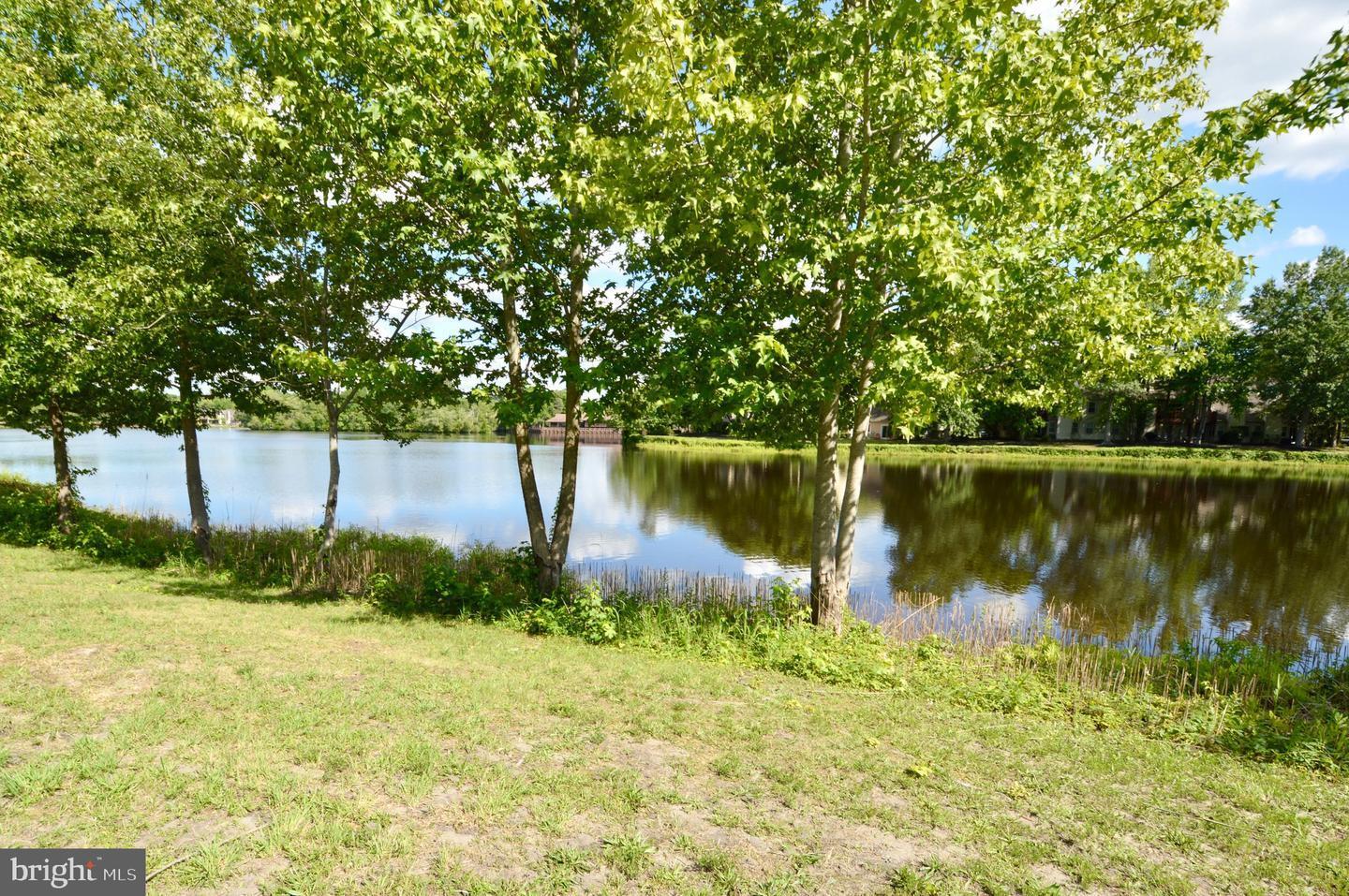 Building Photo - 340 Woodlake Dr