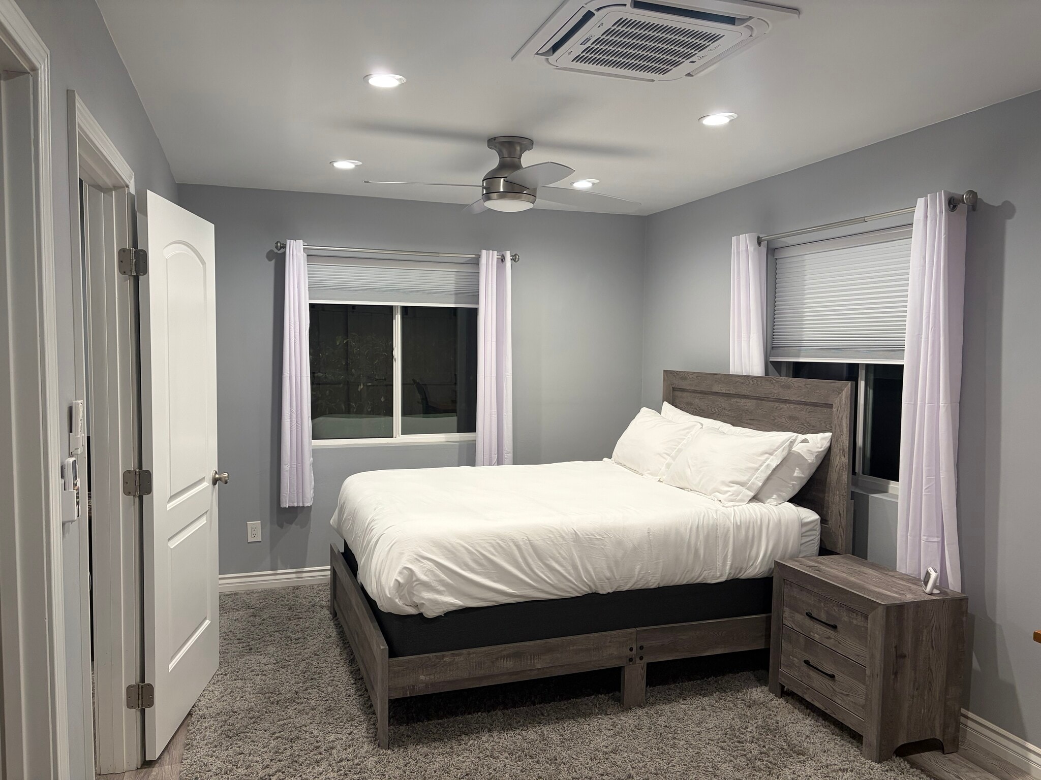 Building Photo - 4837 Gardena Ave