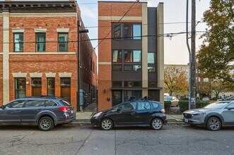 Building Photo - 18-20 N Monroe St