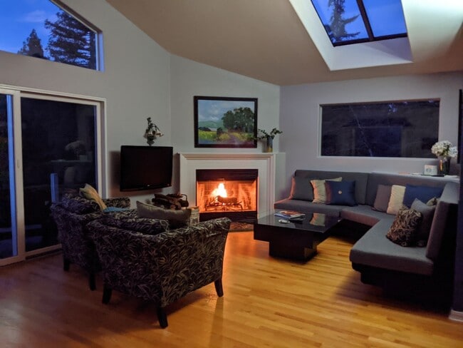 Building Photo - Furnished Mountain Oasis in Felton!